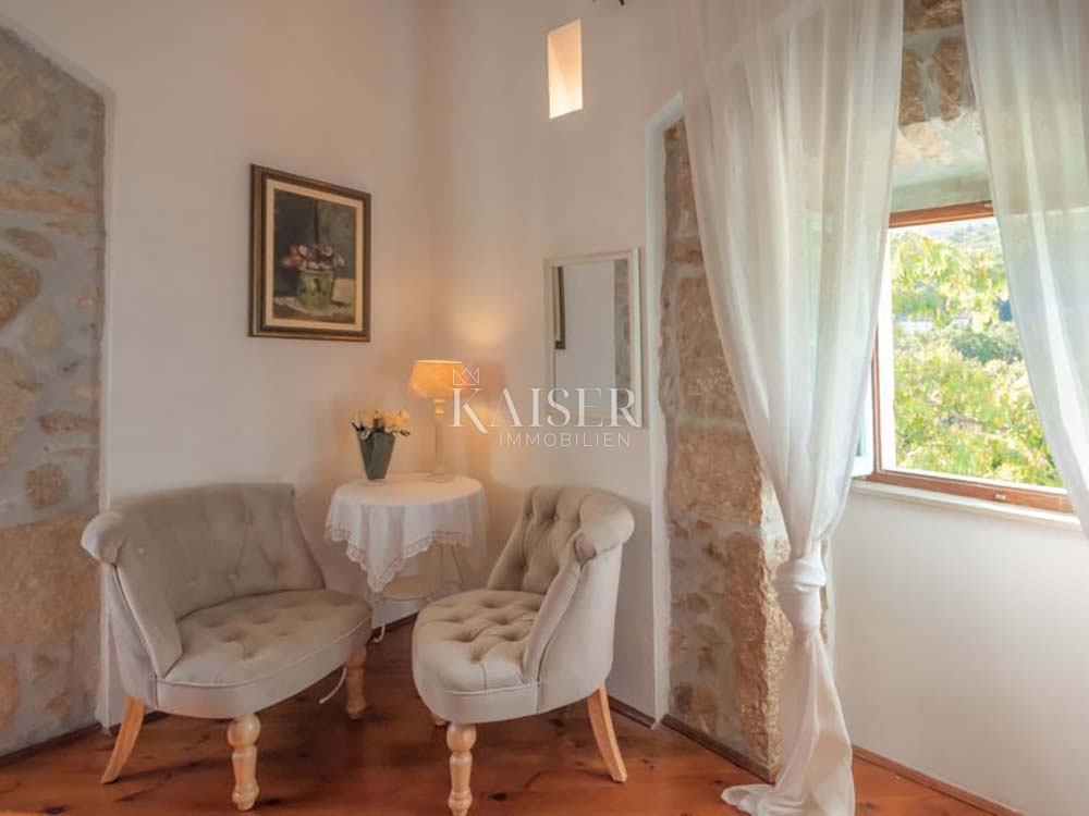 Riviera di Opatija - Brseč, villa in pietra con piscina