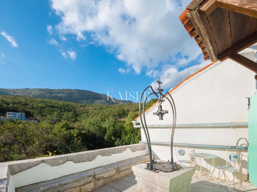 Riviera di Opatija - Brseč, villa in pietra con piscina