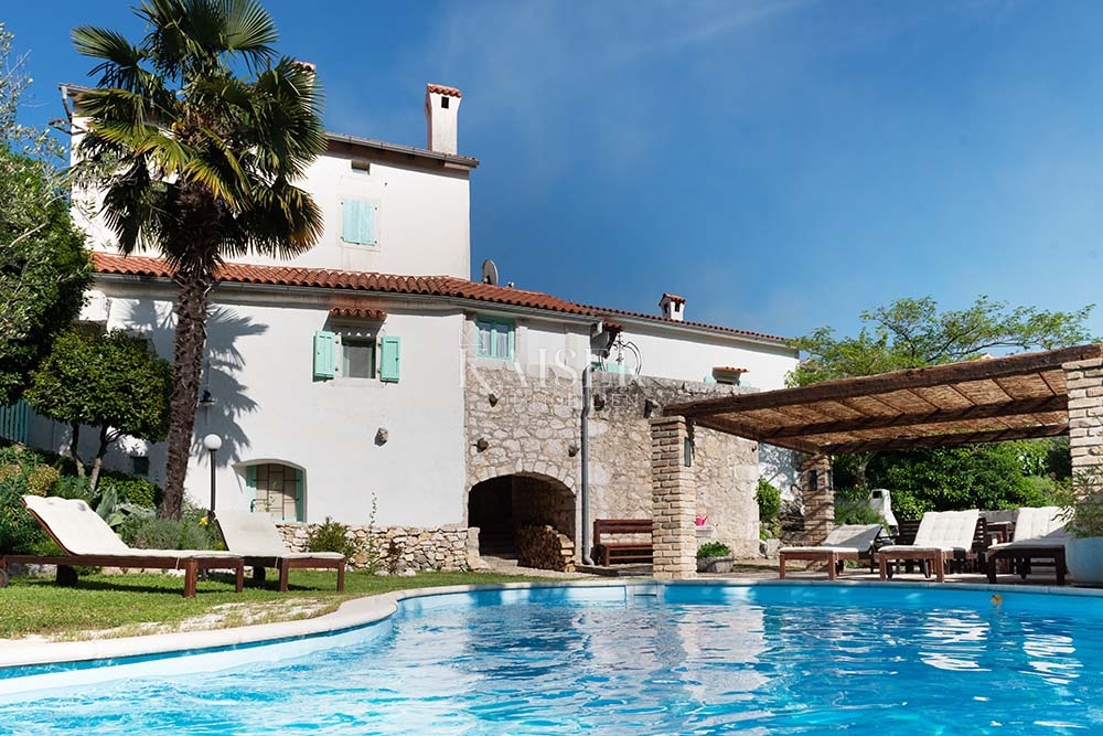 Riviera di Opatija - Brseč, villa in pietra con piscina