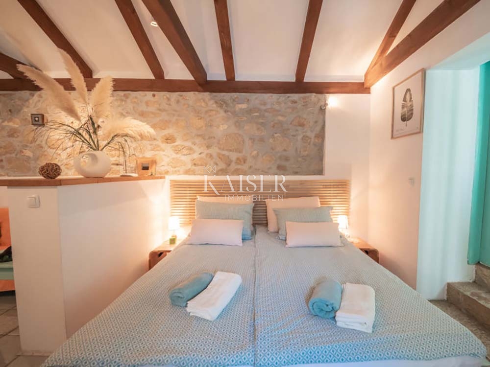 Riviera di Opatija - Brseč, villa in pietra con piscina