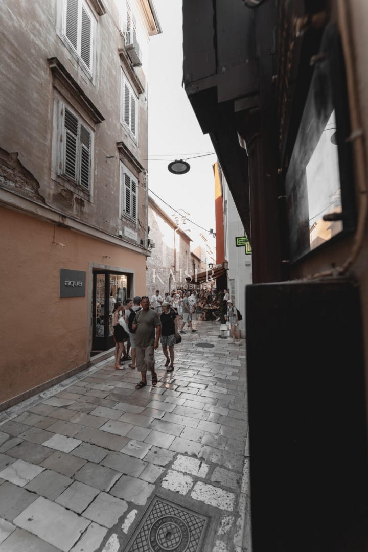 Zara – Poluotok | Appartamento con 3 camere da letto elegantemente arredato nel centro storico