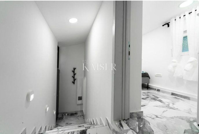 Zara – Poluotok | Appartamento con 3 camere da letto elegantemente arredato nel centro storico