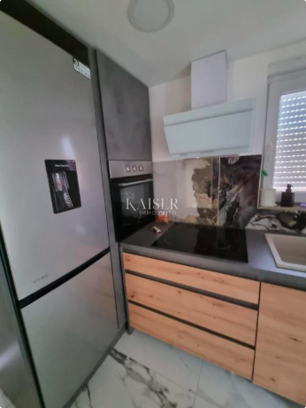 Zara – Poluotok | Appartamento con 3 camere da letto elegantemente arredato nel centro storico