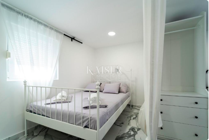 Zara – Poluotok | Appartamento con 3 camere da letto elegantemente arredato nel centro storico