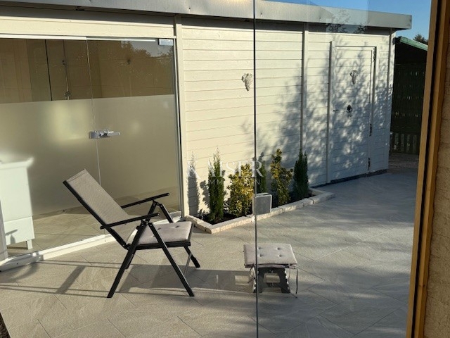 Istria - Umago, nuova casa con mobili e giardino