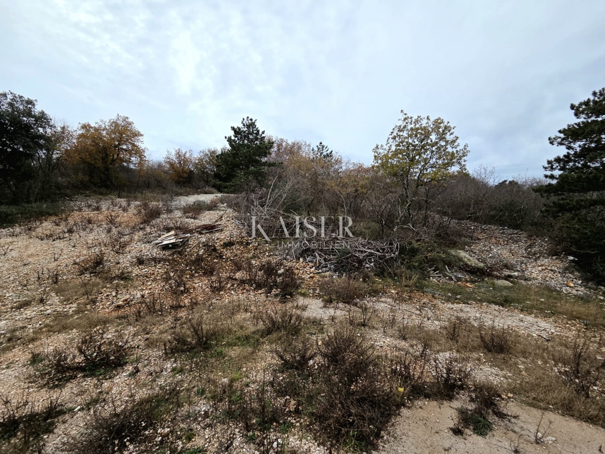 Krk, Vrbnik - terreno edificabile 2700m2, vista mare