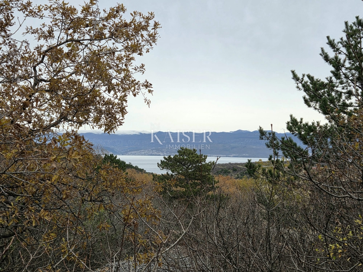 Krk, Vrbnik - terreno edificabile 2700m2, vista mare
