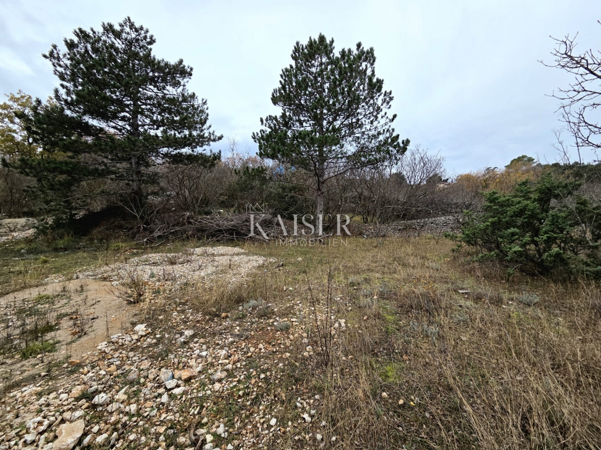 Krk, Vrbnik - terreno edificabile 2700m2, vista mare