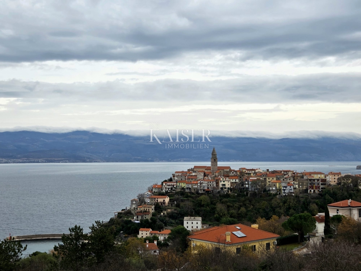 Krk, Vrbnik - terreno edificabile 2700m2, vista mare