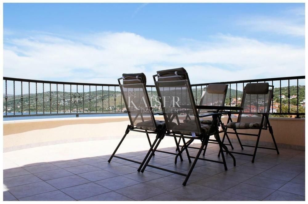 Ražanj, Rogoznica - Casa con 4 unità e vista panoramica sul mare