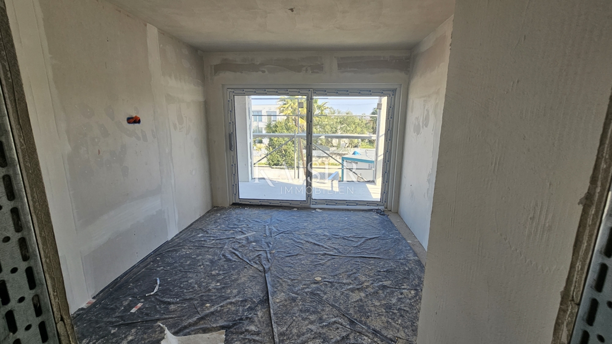 Istria, Parenzo, appartamento al piano terra con giardino in un nuovo edificio!