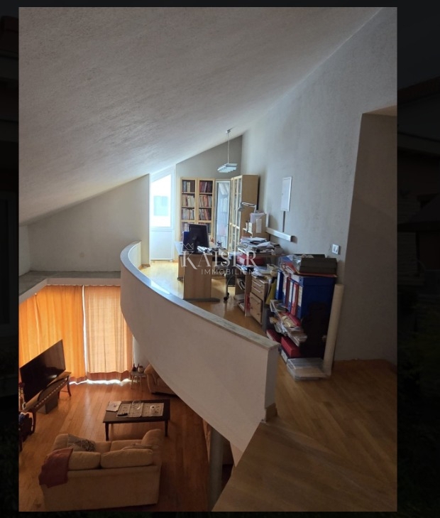 Zara - Esclusiva casa familiare con giardino