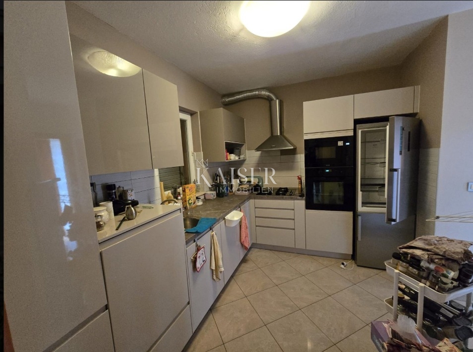 Zara - Esclusiva casa familiare con giardino