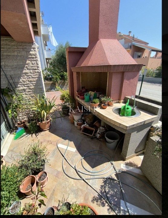 Zara - Esclusiva casa familiare con giardino