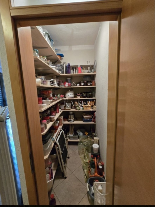 Zara - Esclusiva casa familiare con giardino