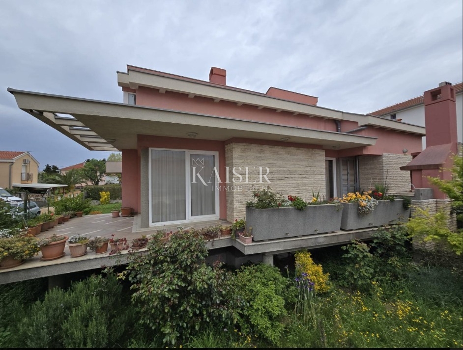 Zara - Esclusiva casa familiare con giardino