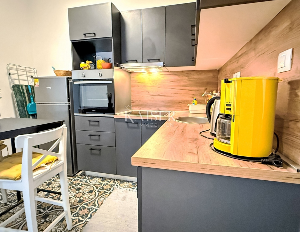 Pag, Novalja - casa 117m2 con garage e giardino