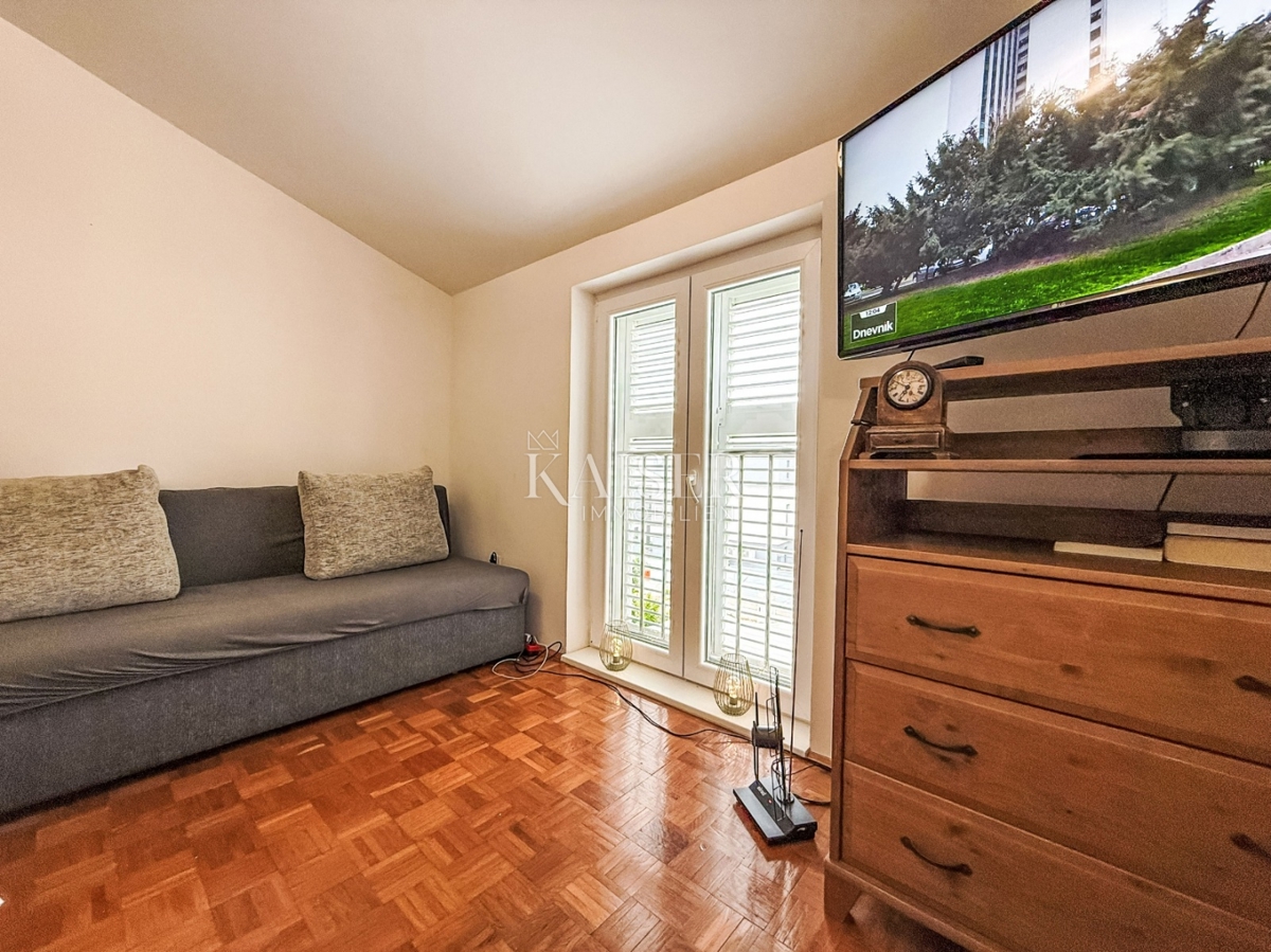 Pag, Novalja - casa 117m2 con garage e giardino