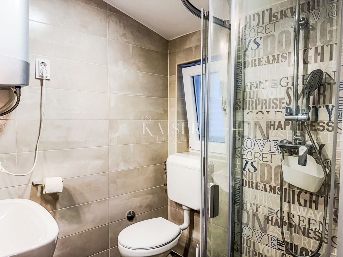 Pag, Novalja - casa 117m2 con garage e giardino