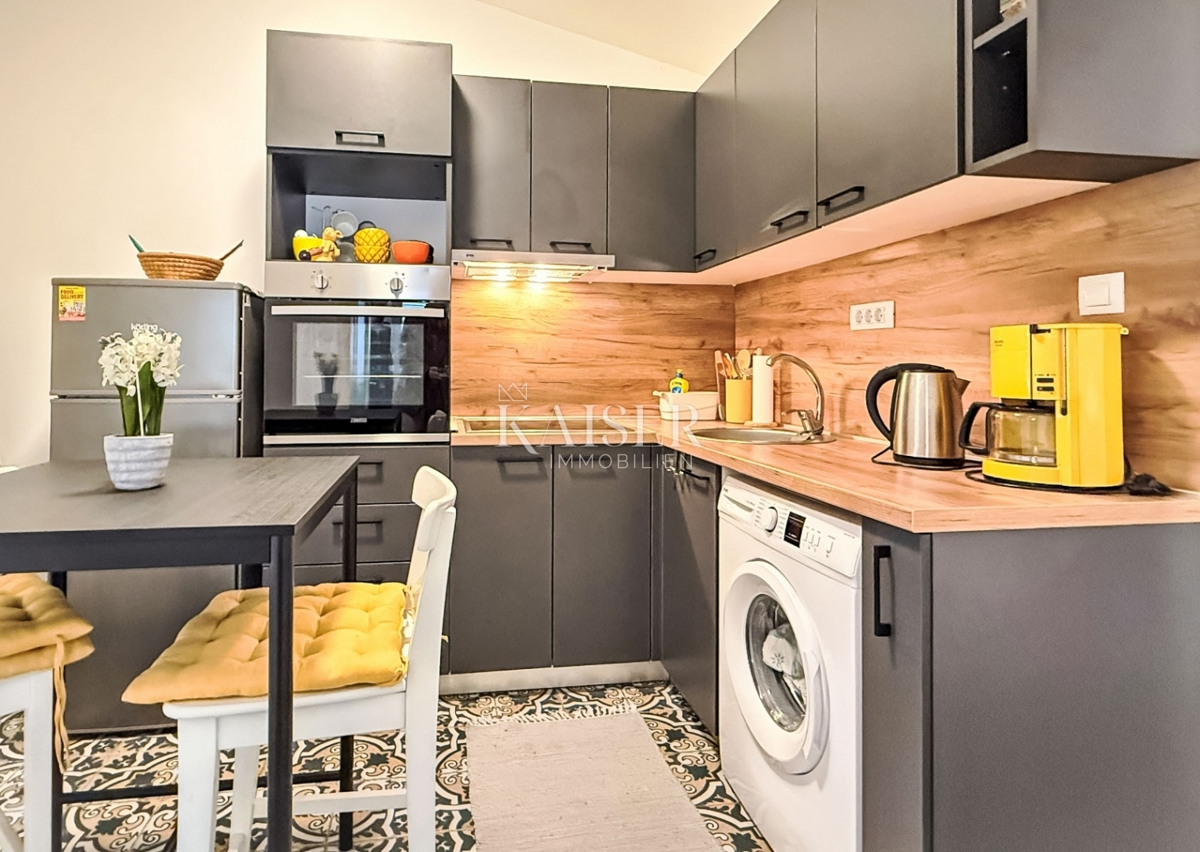 Pag, Novalja - casa 117m2 con garage e giardino