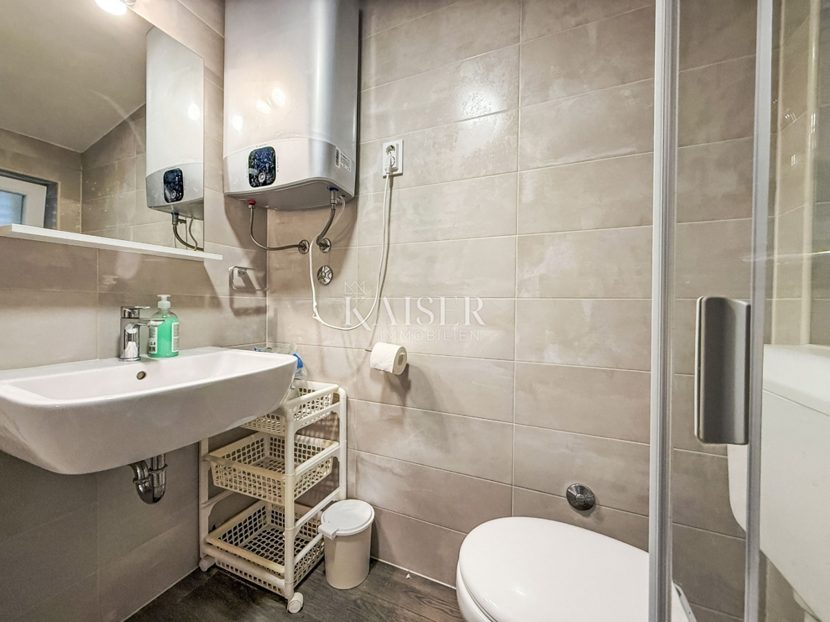 Pag, Novalja - casa 117m2 con garage e giardino