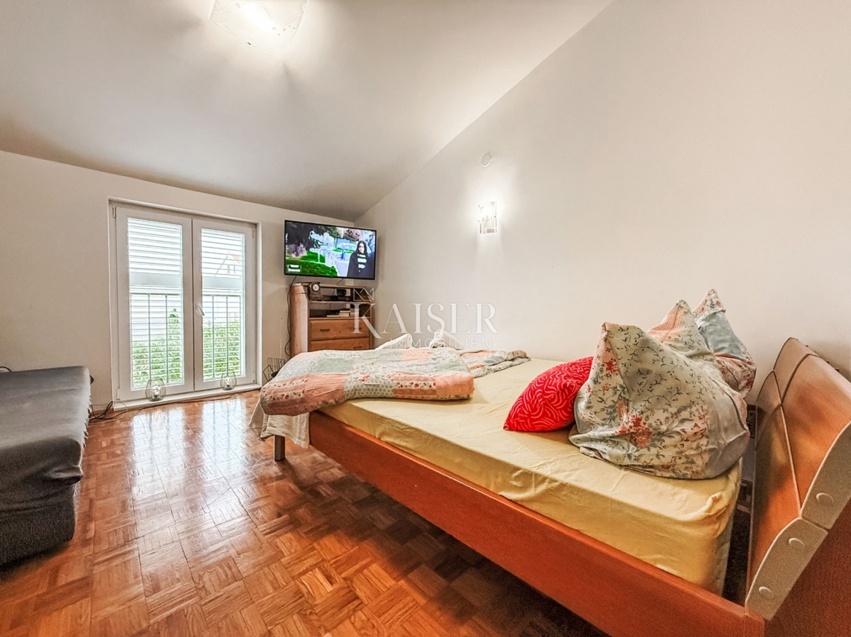 Pag, Novalja - casa 117m2 con garage e giardino