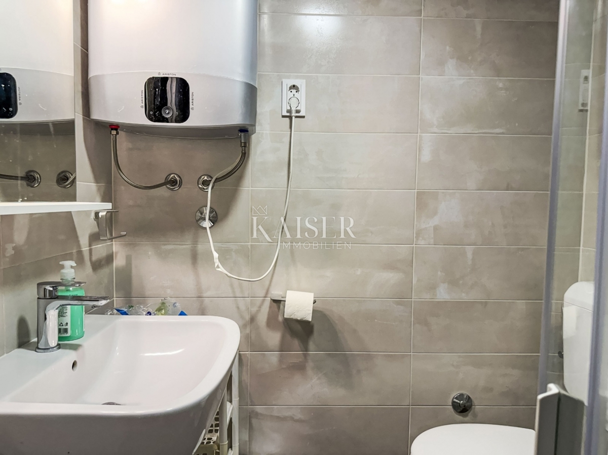 Pag, Novalja - casa 117m2 con garage e giardino