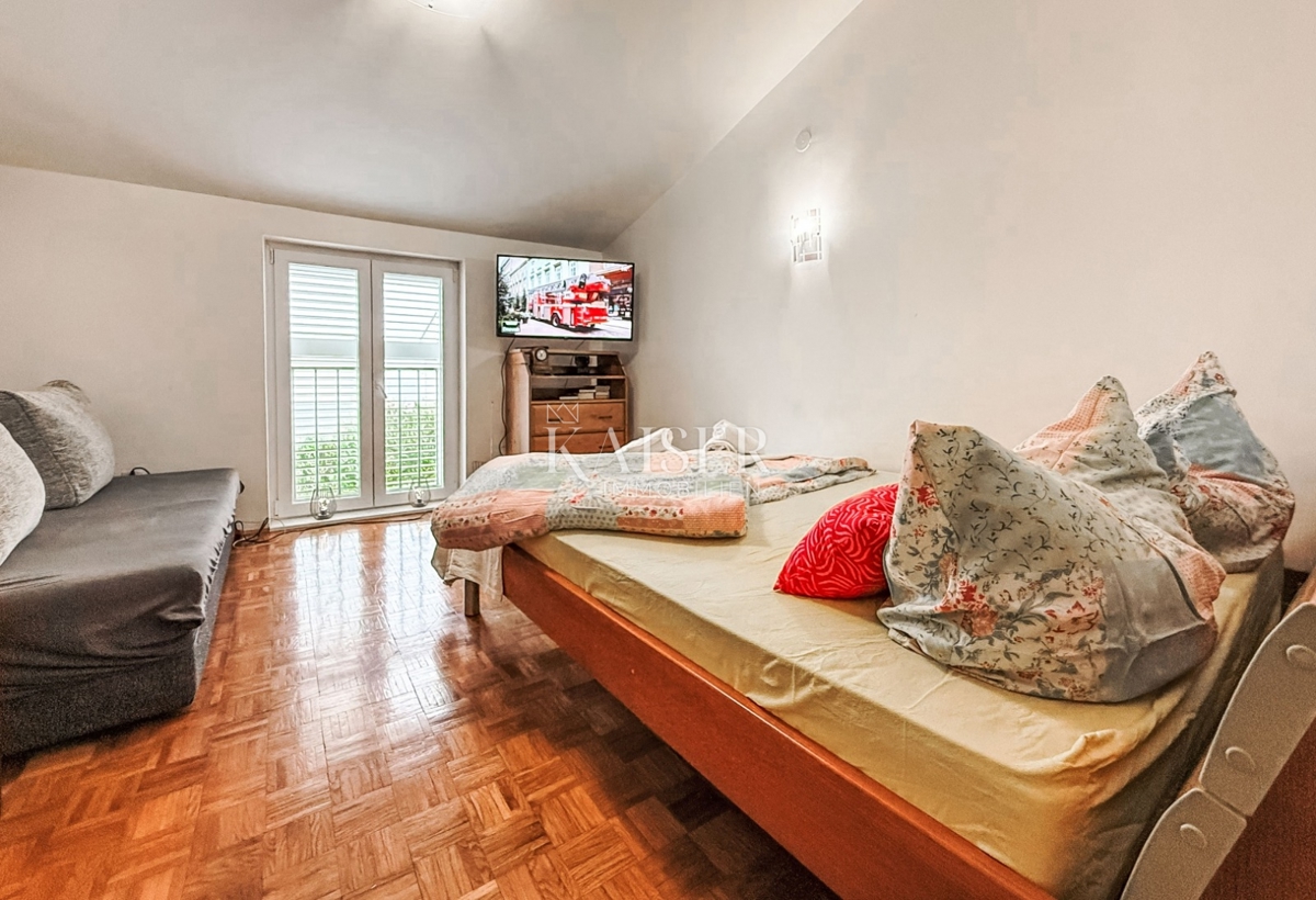 Pag, Novalja - casa 117m2 con garage e giardino