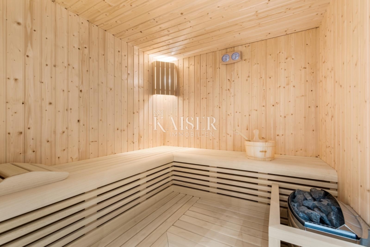 Istria - Parenzo, villa moderna con piscina e centro benessere