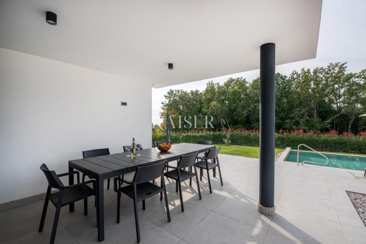Istria - Parenzo, villa moderna con piscina e centro benessere