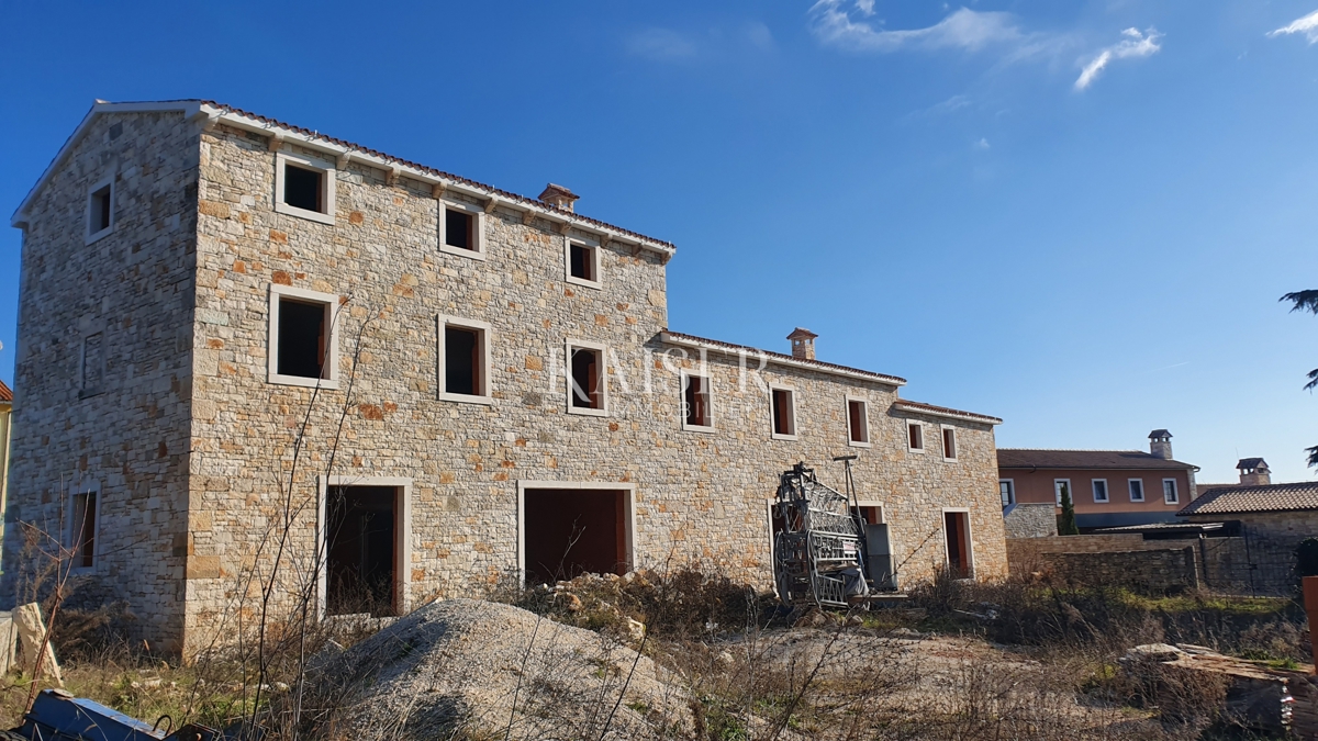 Istria - Lovreč, villa in pietra con vista mare