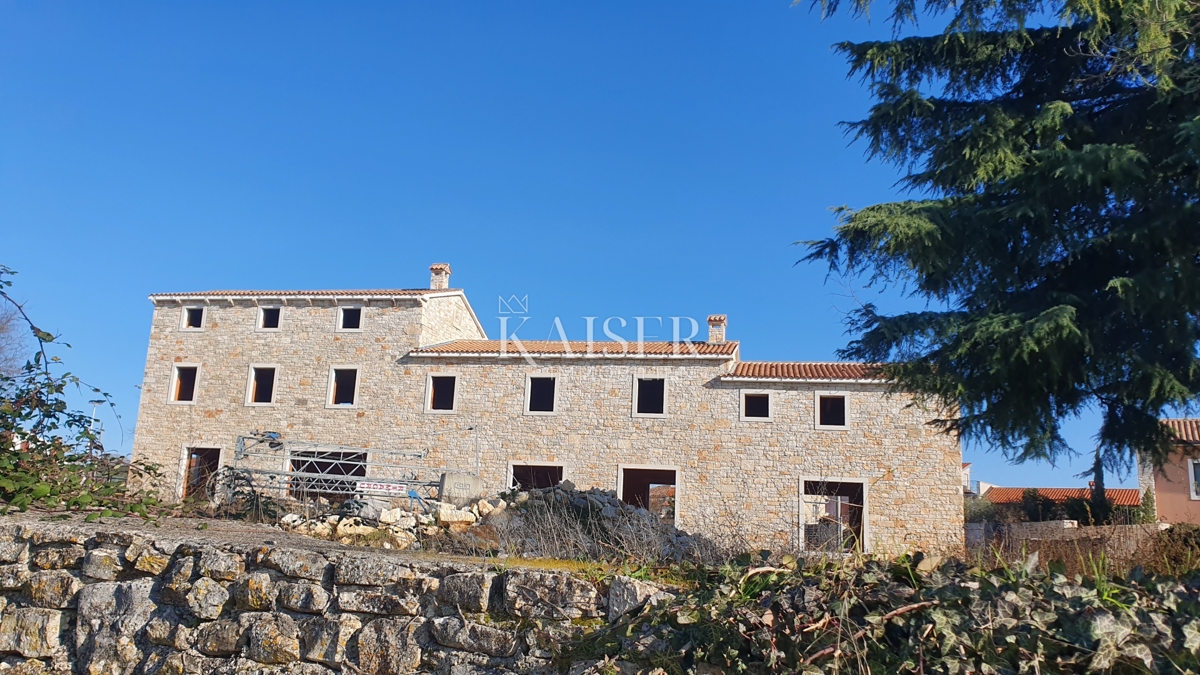 Istria - Lovreč, villa in pietra con vista mare