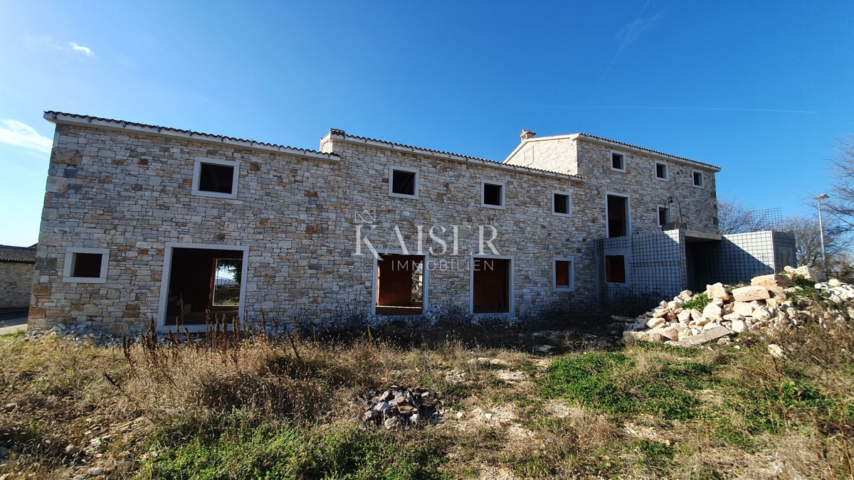 Istria - Lovreč, villa in pietra con vista mare