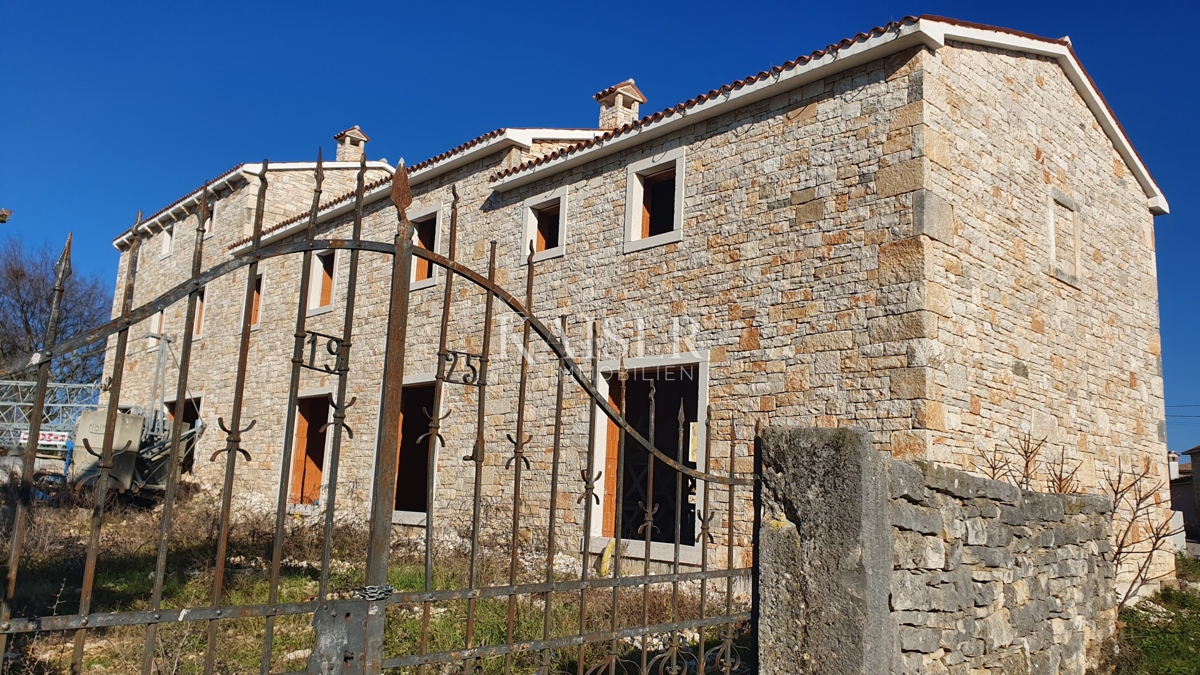 Istria - Lovreč, villa in pietra con vista mare