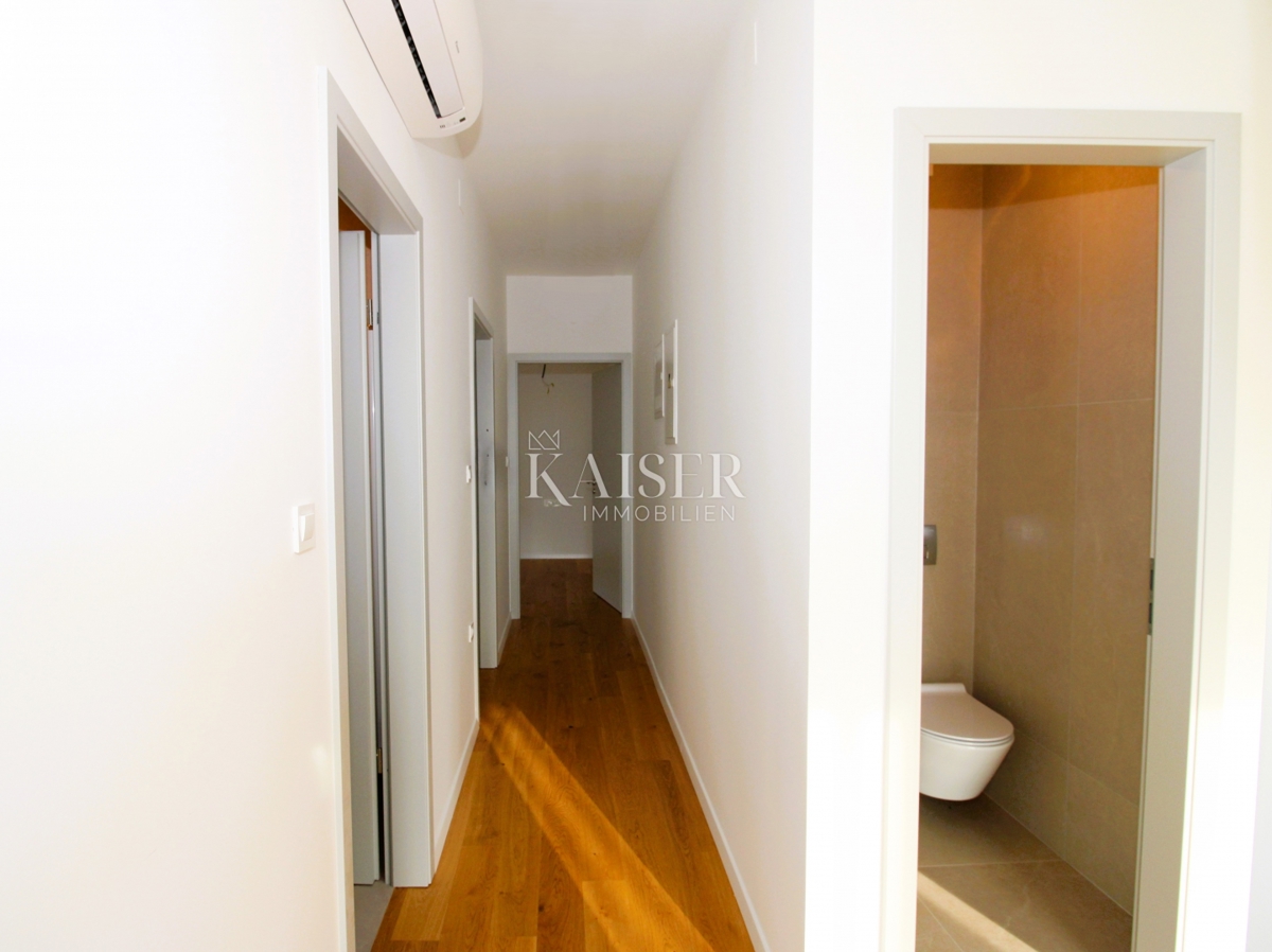 Istria, Rovigno - appartamento moderno di 95m2 con parcheggio