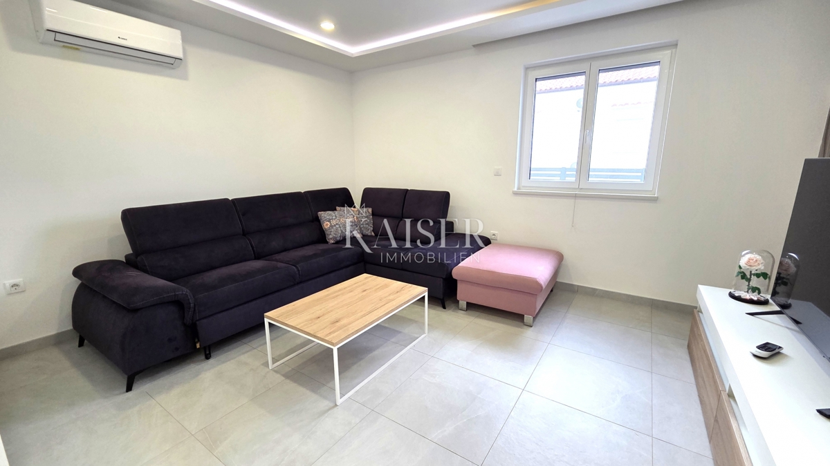 Crikvenica - esclusivo appartamento con due camere da letto di 70 m2 con piscina