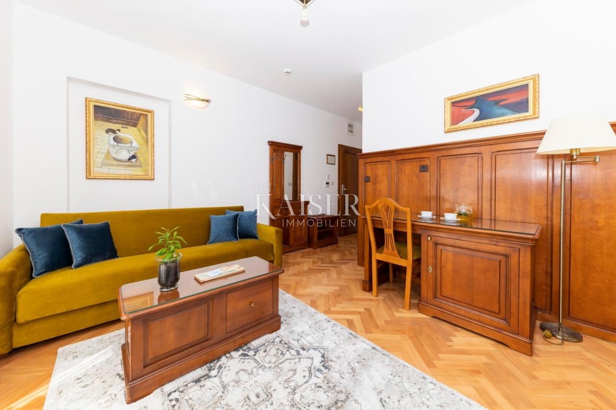 Hotel sul mare vicino a Sebenico