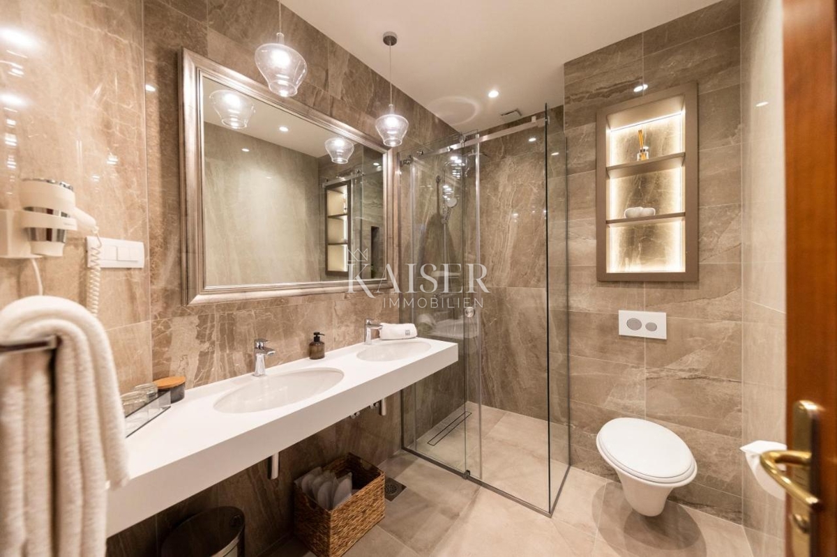 Hotel sul mare vicino a Sebenico