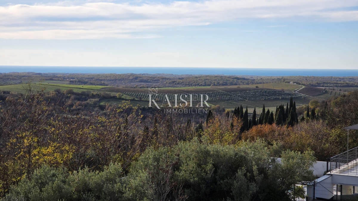 Istria, Buie - terreno edificabile con splendida vista, 717m2