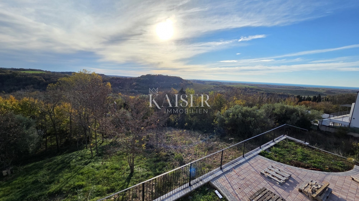 Istria, Buie - terreno edificabile con splendida vista, 717m2