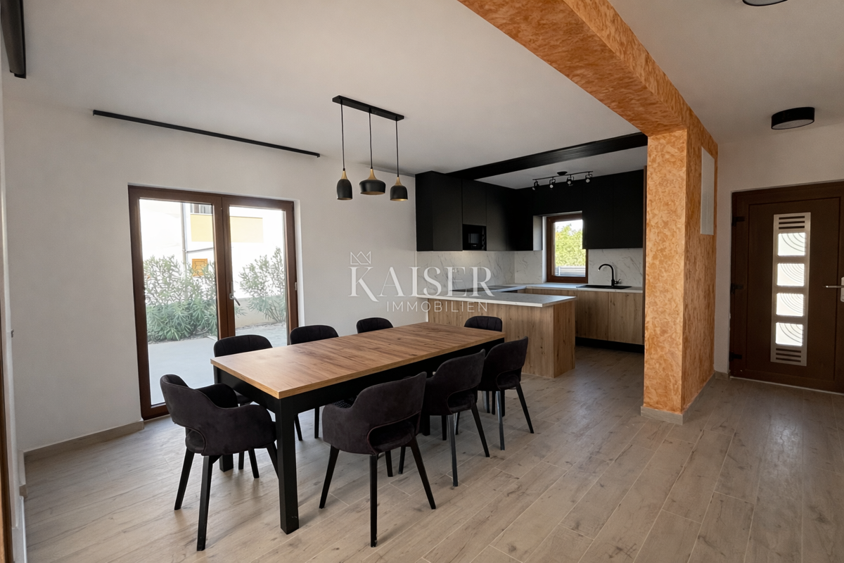 Zara – Murvica | Casa moderna con piscina e ampio giardino