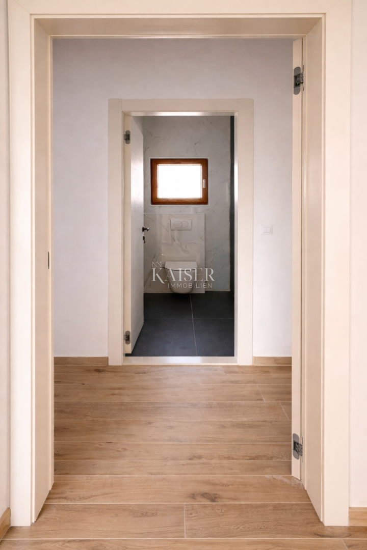 Zara – Murvica | Casa moderna con piscina e ampio giardino