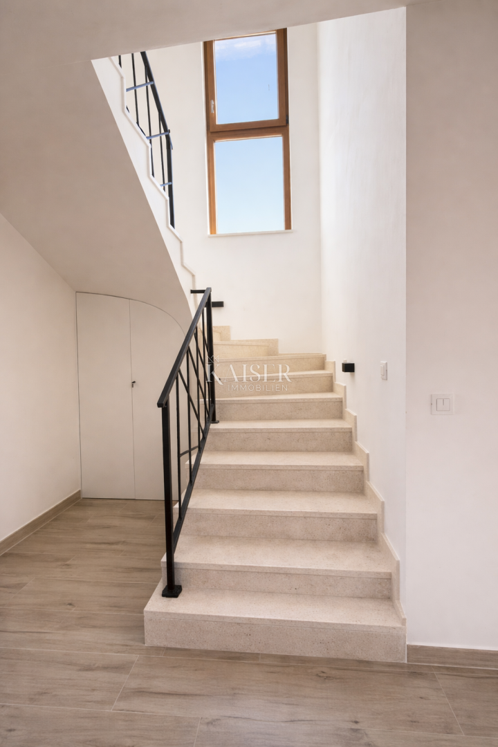 Zara – Murvica | Casa moderna con piscina e ampio giardino