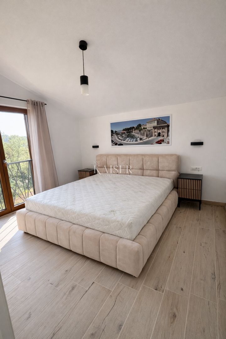 Zara – Murvica | Casa moderna con piscina e ampio giardino