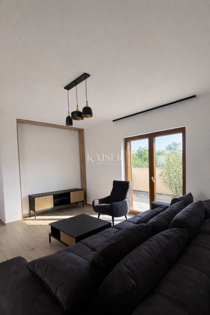 Zara – Murvica | Casa moderna con piscina e ampio giardino