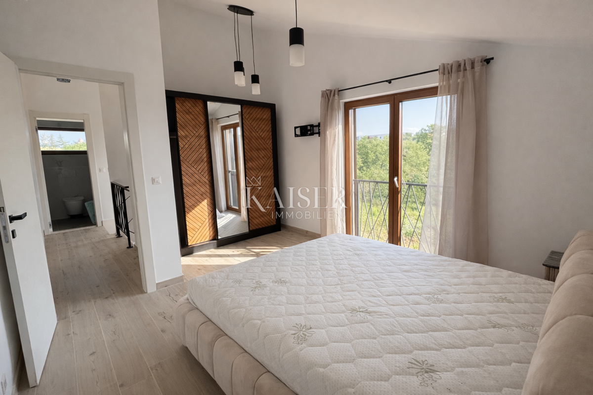 Zara – Murvica | Casa moderna con piscina e ampio giardino