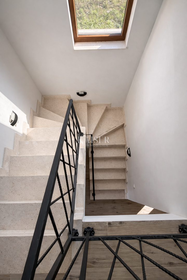 Zara – Murvica | Casa moderna con piscina e ampio giardino