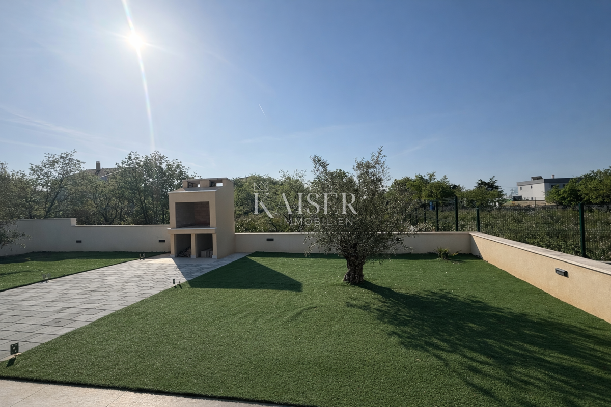 Zara – Murvica | Casa moderna con piscina e ampio giardino