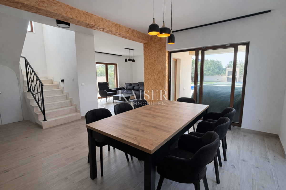 Zara – Murvica | Casa moderna con piscina e ampio giardino