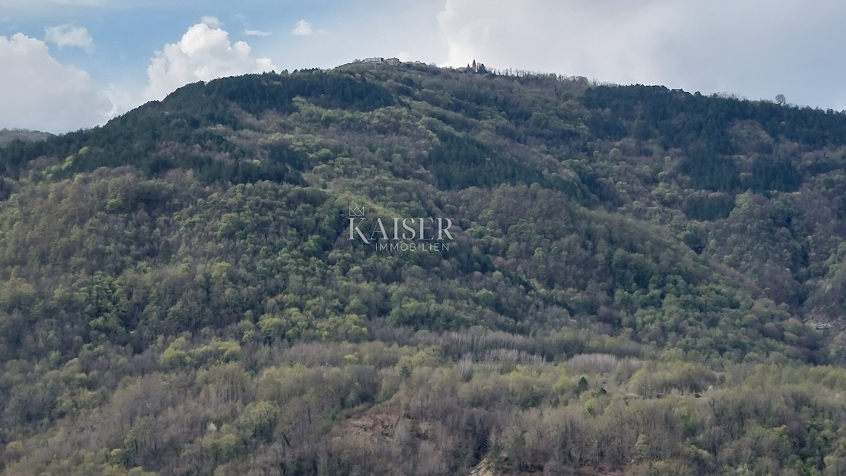 Земля під забудову Motovun, 1.062m2